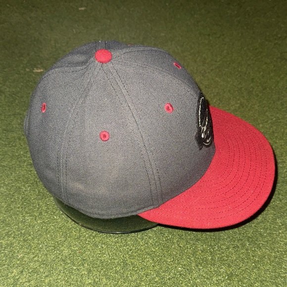 TaylorMade Dark Blue and Burgundy Cap - Picture 4 of 7